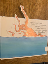 Kipper's Balloon - a pop-up book