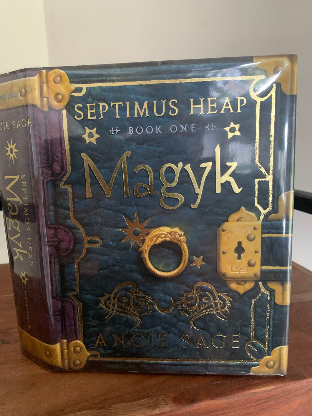 Magyk  (Signed Collectors Edition: 136/1000)