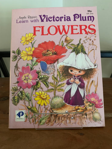 Learn with Victoria Plum: Flowers