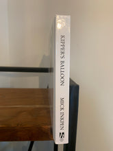 Kipper's Balloon - a pop-up book