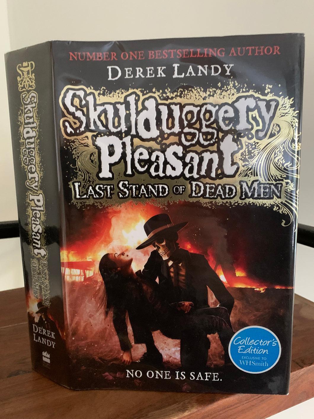 Skulduggery Pleasant - Last Stand of Dead Men  (signed + ghost doodle)