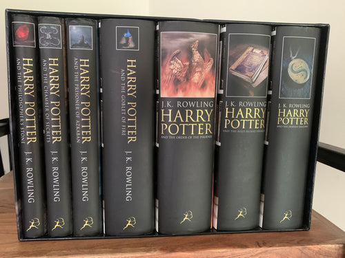 Harry Potter - all seven volumes in slip case (adult covers)