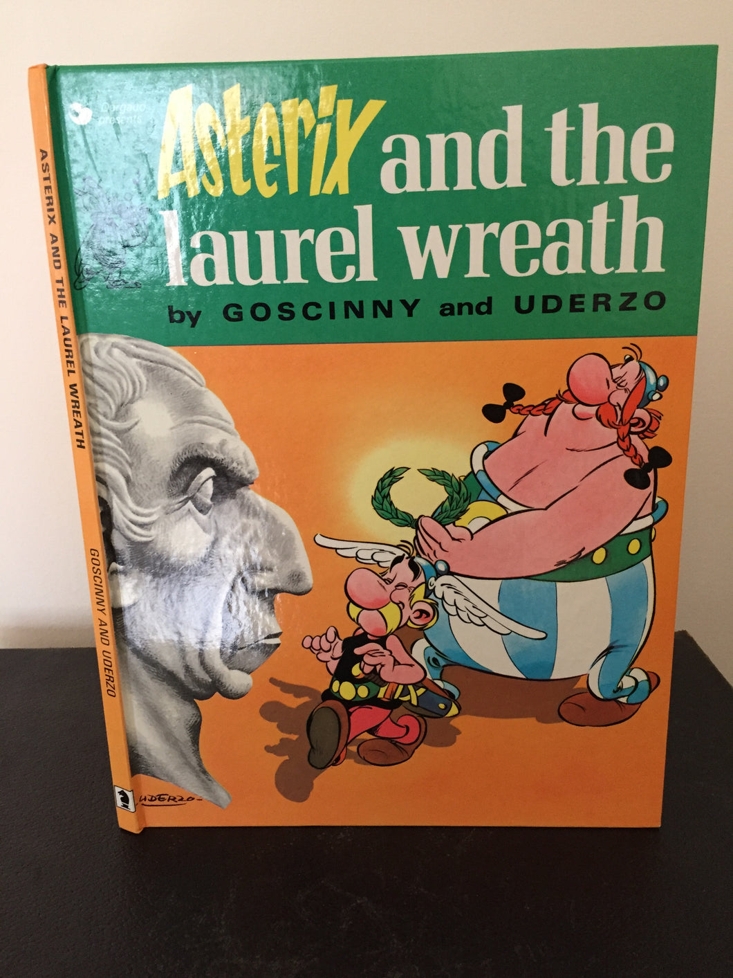 Asterix and the Laurel Wreath