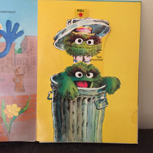 The Sesame Street Riddle Book - A Pop-Up Book