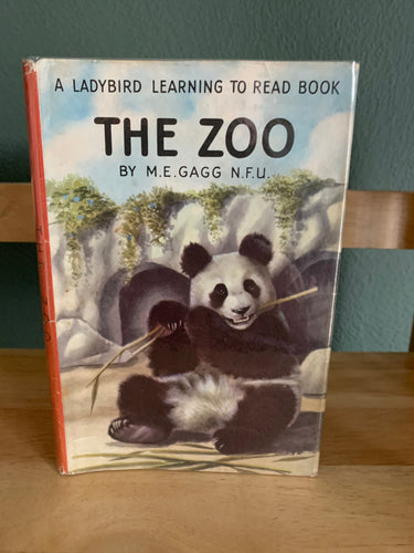 The Zoo - A Ladybird Learning To Read Book